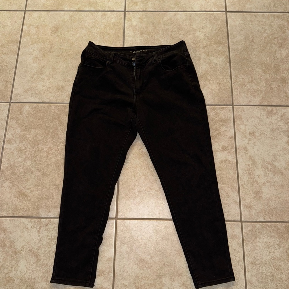 Tahari Vintage OG Black Skinny Sleek Modern Jeans